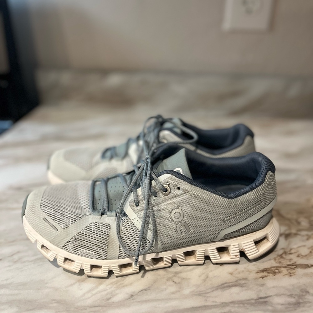 OnCloud Women’s Running Shoes 6.5